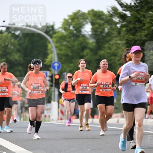 15.06.2025 - REWE Women's Run Dr. Thomas Lammeyer http://msf.ph/oto/7979197 15.06.2025 10:44:25 Laufen 5604, 5303, 5294, 5649, 5637 meine-sportfotos.de