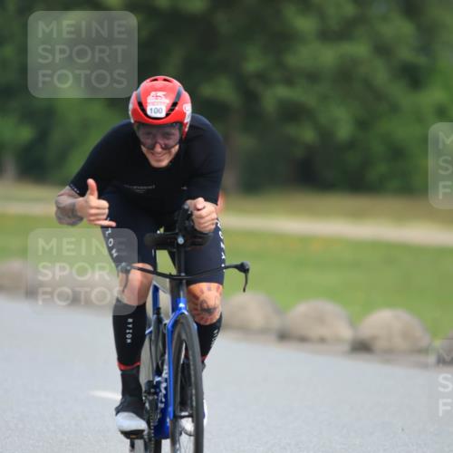 15.06.2025 - 27. Vierlanden-Triathlon H.Heesch http://msf.ph/oto/7979200 15.06.2025 10:27:46 Radfahren 49, 75, 100, 505, 529, 533, 552 meine-sportfotos.de
