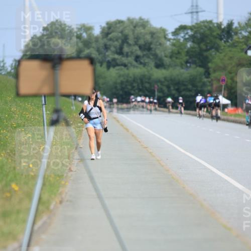 15.06.2025 - 27. Vierlanden-Triathlon H.Heesch http://msf.ph/oto/7979211 15.06.2025 10:27:56 Radfahren 73, 217, 485, 533 meine-sportfotos.de