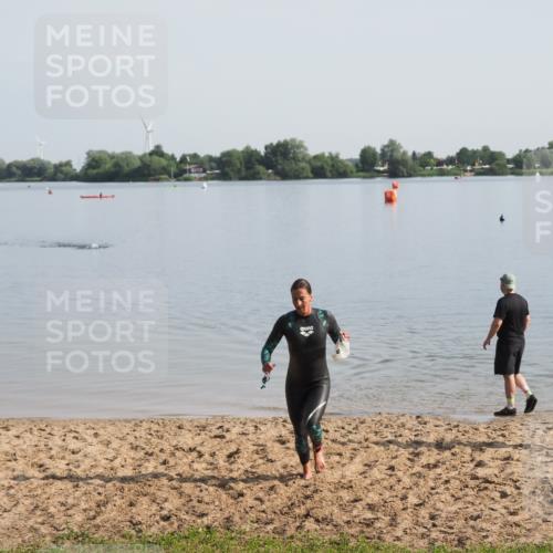 21.06.2025 - 27. Vierlanden-Triathlon MichiJ http://msf.ph/oto/7979217 15.06.2026 08:55:37 Schwimmen 225 meine-sportfotos.de