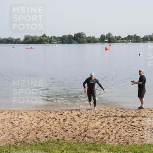 21.06.2025 - 27. Vierlanden-Triathlon MichiJ http://msf.ph/oto/7979240 15.06.2026 08:56:15 Schwimmen 239 meine-sportfotos.de