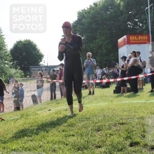 15.06.2025 - 27. Vierlanden-Triathlon KatJ http://msf.ph/oto/7979244 15.06.2025 08:43:10 Schwimmen 18, 72, 100, 139 meine-sportfotos.de