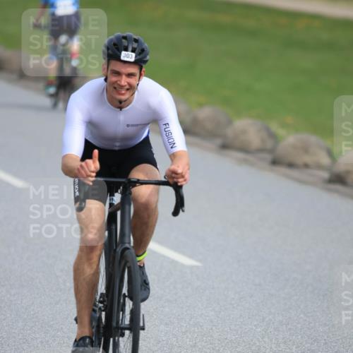 15.06.2025 - 27. Vierlanden-Triathlon H.Heesch http://msf.ph/oto/7979261 15.06.2025 10:31:02 Radfahren 11, 111, 135, 207, 303, 356, 474 meine-sportfotos.de