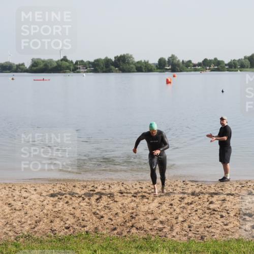 21.06.2025 - 27. Vierlanden-Triathlon MichiJ http://msf.ph/oto/7979263 15.06.2026 08:56:15 Schwimmen 239 meine-sportfotos.de