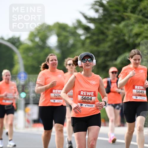 15.06.2025 - REWE Women's Run Dr. Thomas Lammeyer http://msf.ph/oto/7979264 15.06.2025 10:44:30 Laufen 529, 5604, 5649, 4 meine-sportfotos.de