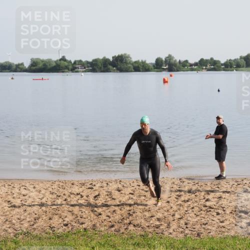 21.06.2025 - 27. Vierlanden-Triathlon MichiJ http://msf.ph/oto/7979279 15.06.2026 08:56:16 Schwimmen 239 meine-sportfotos.de