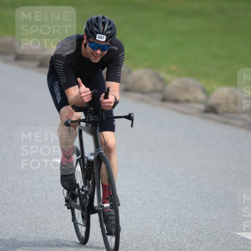 15.06.2025 - 27. Vierlanden-Triathlon H.Heesch http://msf.ph/oto/7979280 15.06.2025 10:31:11 Radfahren 255, 267, 297, 310, 335, 578 meine-sportfotos.de
