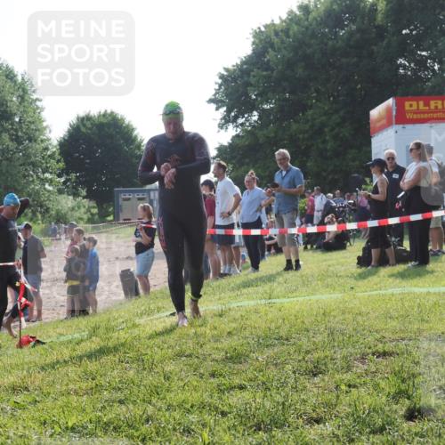 15.06.2025 - 27. Vierlanden-Triathlon KatJ http://msf.ph/oto/7979282 15.06.2025 08:43:12 Schwimmen 72, 100, 139 meine-sportfotos.de