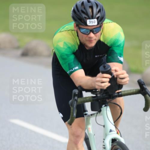 15.06.2025 - 27. Vierlanden-Triathlon H.Heesch http://msf.ph/oto/7979293 15.06.2025 10:31:13 Radfahren 178, 255, 267, 297, 310, 335, 578 meine-sportfotos.de