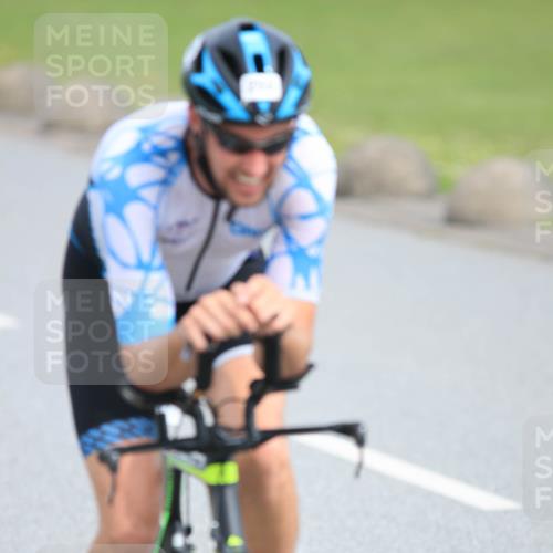 15.06.2025 - 27. Vierlanden-Triathlon H.Heesch http://msf.ph/oto/7979301 15.06.2025 10:31:16 Radfahren 2, 178, 255, 267, 297, 310, 335, 578 meine-sportfotos.de
