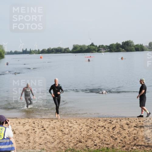 21.06.2025 - 27. Vierlanden-Triathlon MichiJ http://msf.ph/oto/7979304 15.06.2026 08:58:03 Schwimmen 157 meine-sportfotos.de