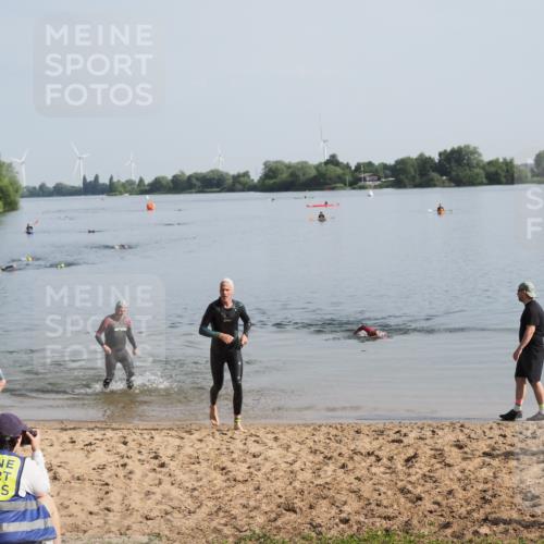 21.06.2025 - 27. Vierlanden-Triathlon MichiJ http://msf.ph/oto/7979313 15.06.2026 08:58:03 Schwimmen 157 meine-sportfotos.de