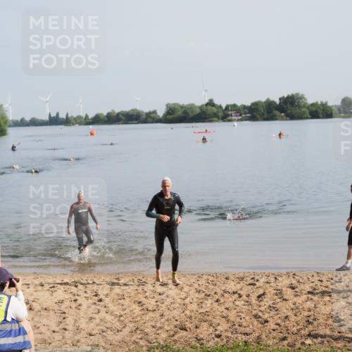 21.06.2025 - 27. Vierlanden-Triathlon MichiJ http://msf.ph/oto/7979322 15.06.2026 08:58:04 Schwimmen 151, 157 meine-sportfotos.de