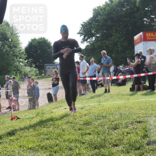 15.06.2025 - 27. Vierlanden-Triathlon KatJ http://msf.ph/oto/7979338 15.06.2025 08:43:15 Schwimmen 11, 72, 100, 139 meine-sportfotos.de