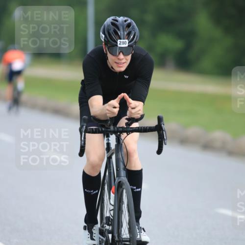 15.06.2025 - 27. Vierlanden-Triathlon H.Heesch http://msf.ph/oto/7979340 15.06.2025 10:31:52 Radfahren 88, 159, 273, 280, 603 meine-sportfotos.de