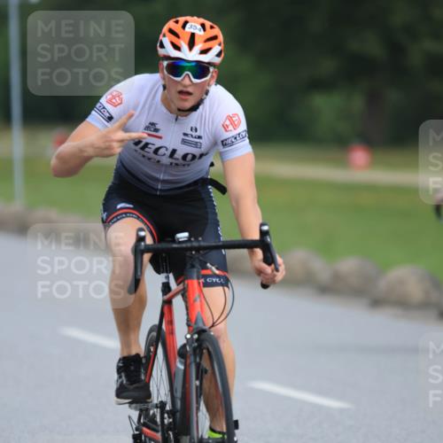 15.06.2025 - 27. Vierlanden-Triathlon H.Heesch http://msf.ph/oto/7979357 15.06.2025 10:32:05 Radfahren 30, 223, 354, 500 meine-sportfotos.de
