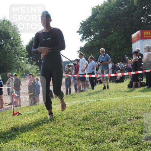 15.06.2025 - 27. Vierlanden-Triathlon KatJ http://msf.ph/oto/7979362 15.06.2025 08:43:16 Schwimmen 11, 72, 100, 102, 139 meine-sportfotos.de