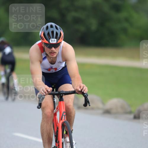 15.06.2025 - 27. Vierlanden-Triathlon H.Heesch http://msf.ph/oto/7979367 15.06.2025 10:32:16 Radfahren 311, 478 meine-sportfotos.de