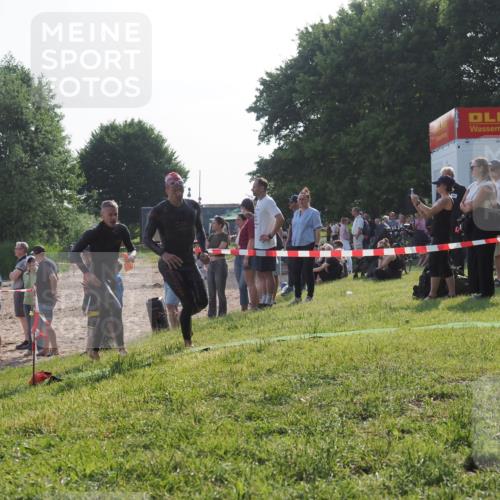 15.06.2025 - 27. Vierlanden-Triathlon KatJ http://msf.ph/oto/7979375 15.06.2025 08:43:21 Schwimmen 11, 102, 139, 148 meine-sportfotos.de