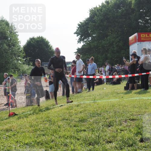 15.06.2025 - 27. Vierlanden-Triathlon KatJ http://msf.ph/oto/7979379 15.06.2025 08:43:22 Schwimmen 11, 102, 139, 148 meine-sportfotos.de