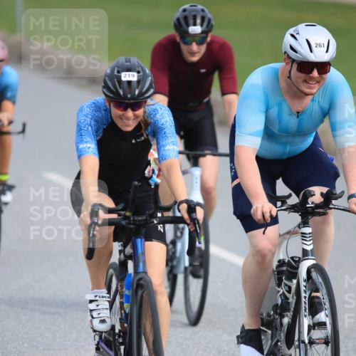 15.06.2025 - 27. Vierlanden-Triathlon H.Heesch http://msf.ph/oto/7979383 15.06.2025 10:32:40 Radfahren 12, 204, 209, 219, 261, 318, 327, 498 meine-sportfotos.de