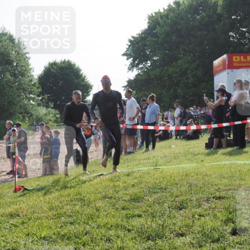 15.06.2025 - 27. Vierlanden-Triathlon KatJ http://msf.ph/oto/7979387 15.06.2025 08:43:22 Schwimmen 11, 102, 139, 148 meine-sportfotos.de