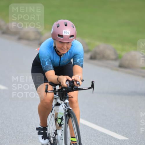 15.06.2025 - 27. Vierlanden-Triathlon H.Heesch http://msf.ph/oto/7979392 15.06.2025 10:32:41 Radfahren 12, 204, 209, 219, 261, 318, 327, 498 meine-sportfotos.de