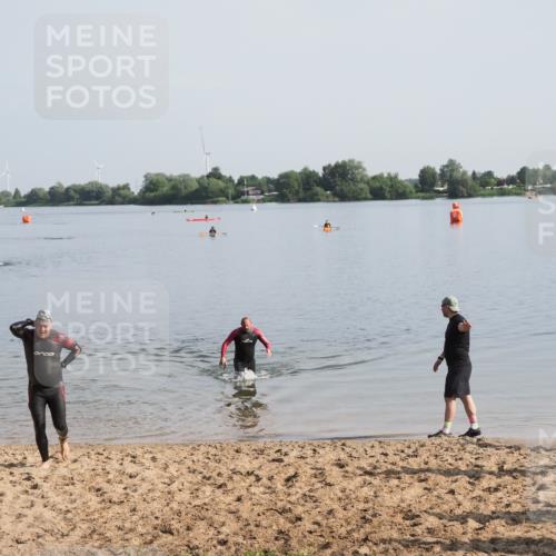 21.06.2025 - 27. Vierlanden-Triathlon MichiJ http://msf.ph/oto/7979394 15.06.2026 08:58:08 Schwimmen 151, 157 meine-sportfotos.de