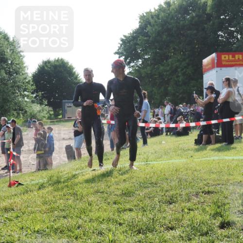15.06.2025 - 27. Vierlanden-Triathlon KatJ http://msf.ph/oto/7979397 15.06.2025 08:43:22 Schwimmen 11, 102, 139, 148 meine-sportfotos.de