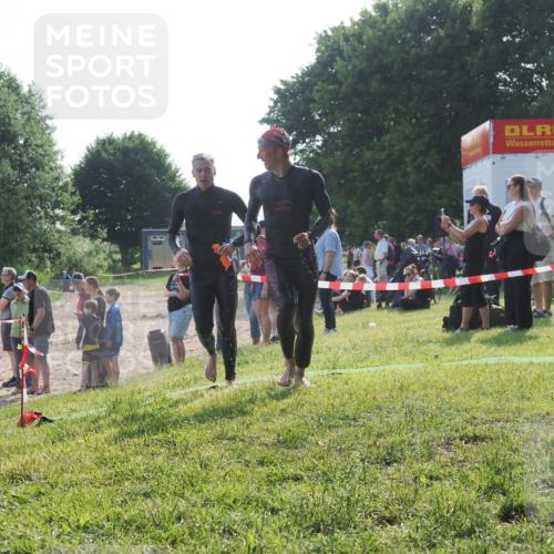 15.06.2025 - 27. Vierlanden-Triathlon KatJ http://msf.ph/oto/7979402 15.06.2025 08:43:23 Schwimmen 11, 102, 139, 148 meine-sportfotos.de