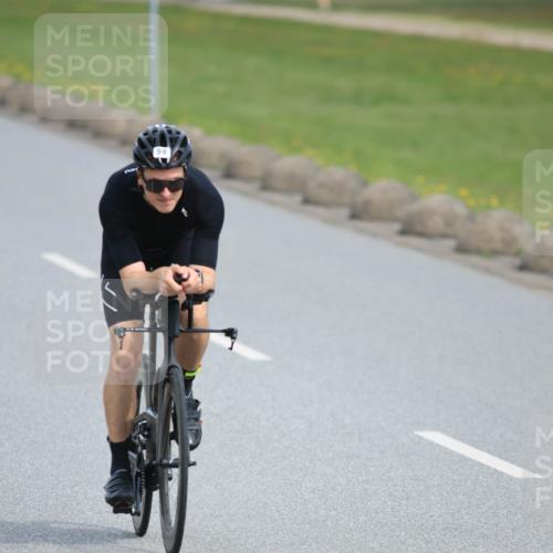 15.06.2025 - 27. Vierlanden-Triathlon H.Heesch http://msf.ph/oto/7979448 15.06.2025 10:33:19 Radfahren 59, 67, 100, 176, 326, 329, 438 meine-sportfotos.de
