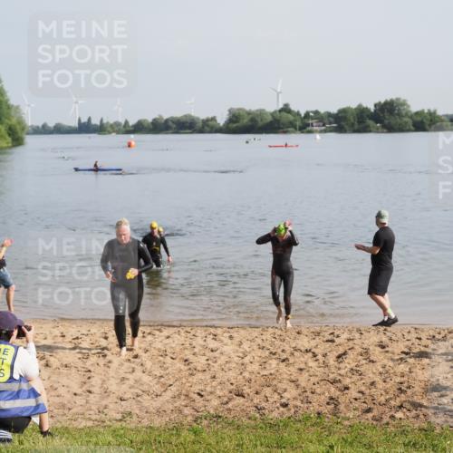 21.06.2025 - 27. Vierlanden-Triathlon MichiJ http://msf.ph/oto/7979471 15.06.2026 08:58:49 Schwimmen 208, 236 meine-sportfotos.de