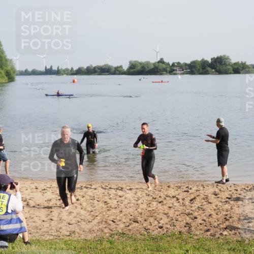 21.06.2025 - 27. Vierlanden-Triathlon MichiJ http://msf.ph/oto/7979482 15.06.2026 08:58:50 Schwimmen 208, 236 meine-sportfotos.de