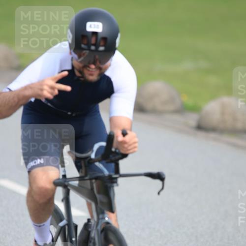 15.06.2025 - 27. Vierlanden-Triathlon H.Heesch http://msf.ph/oto/7979483 15.06.2025 10:33:22 Radfahren 59, 67, 100, 130, 176, 326, 329, 438 meine-sportfotos.de