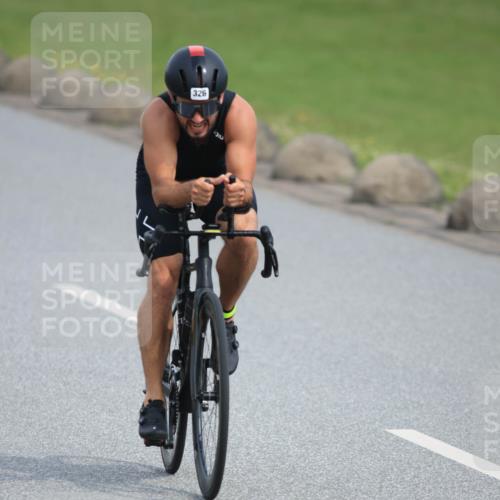15.06.2025 - 27. Vierlanden-Triathlon H.Heesch http://msf.ph/oto/7979487 15.06.2025 10:33:24 Radfahren 59, 100, 130, 176, 314, 326, 329, 438 meine-sportfotos.de