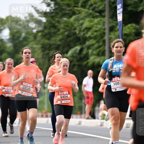15.06.2025 - REWE Women's Run Dr. Thomas Lammeyer http://msf.ph/oto/7979496 15.06.2025 10:44:41 Laufen 5427, 5620, 5404, 1087 meine-sportfotos.de