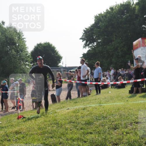 15.06.2025 - 27. Vierlanden-Triathlon KatJ http://msf.ph/oto/7979503 15.06.2025 08:43:29 Schwimmen 11, 65, 74, 102, 148 meine-sportfotos.de