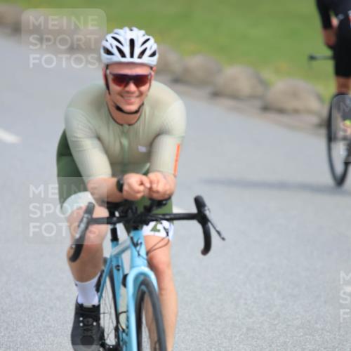 15.06.2025 - 27. Vierlanden-Triathlon H.Heesch http://msf.ph/oto/7979507 15.06.2025 10:33:27 Radfahren 100, 130, 176, 208, 314, 326, 329 meine-sportfotos.de