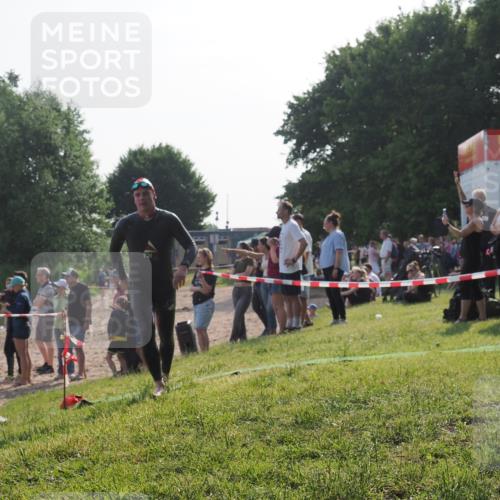15.06.2025 - 27. Vierlanden-Triathlon KatJ http://msf.ph/oto/7979513 15.06.2025 08:43:29 Schwimmen 11, 65, 74, 102, 148 meine-sportfotos.de