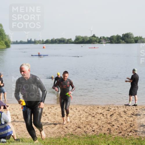 21.06.2025 - 27. Vierlanden-Triathlon MichiJ http://msf.ph/oto/7979516 15.06.2026 08:58:52 Schwimmen 208, 236 meine-sportfotos.de