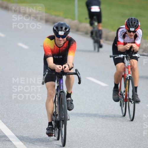 15.06.2025 - 27. Vierlanden-Triathlon H.Heesch http://msf.ph/oto/7979519 15.06.2025 10:33:29 Radfahren 43, 100, 130, 165, 208, 314, 329 meine-sportfotos.de