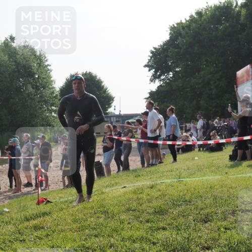 15.06.2025 - 27. Vierlanden-Triathlon KatJ http://msf.ph/oto/7979522 15.06.2025 08:43:29 Schwimmen 11, 65, 74, 102, 148 meine-sportfotos.de