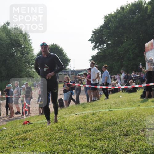 15.06.2025 - 27. Vierlanden-Triathlon KatJ http://msf.ph/oto/7979528 15.06.2025 08:43:30 Schwimmen 11, 65, 74, 102, 148 meine-sportfotos.de
