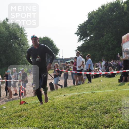 15.06.2025 - 27. Vierlanden-Triathlon KatJ http://msf.ph/oto/7979532 15.06.2025 08:43:30 Schwimmen 11, 65, 74, 102, 148 meine-sportfotos.de