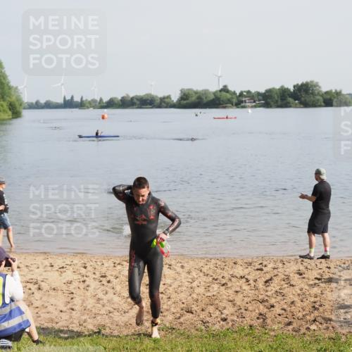 21.06.2025 - 27. Vierlanden-Triathlon MichiJ http://msf.ph/oto/7979533 15.06.2026 08:58:53 Schwimmen 208, 235, 236 meine-sportfotos.de
