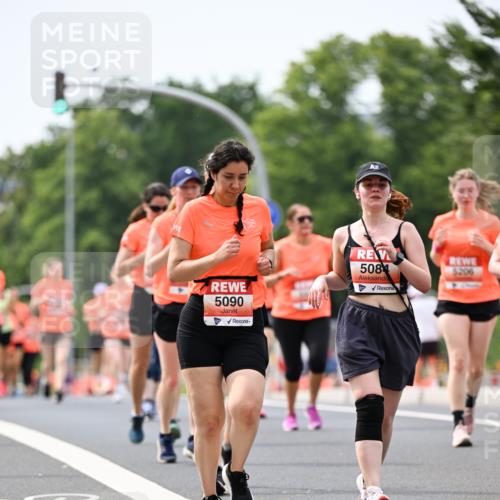 15.06.2025 - REWE Women's Run Dr. Thomas Lammeyer http://msf.ph/oto/7979549 15.06.2025 10:44:43 Laufen 5090, 508, 5206 meine-sportfotos.de