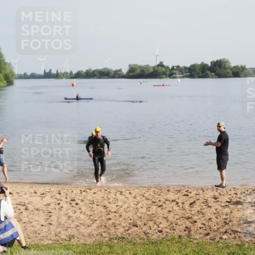21.06.2025 - 27. Vierlanden-Triathlon MichiJ http://msf.ph/oto/7979553 15.06.2026 08:58:55 Schwimmen 208, 235, 236 meine-sportfotos.de