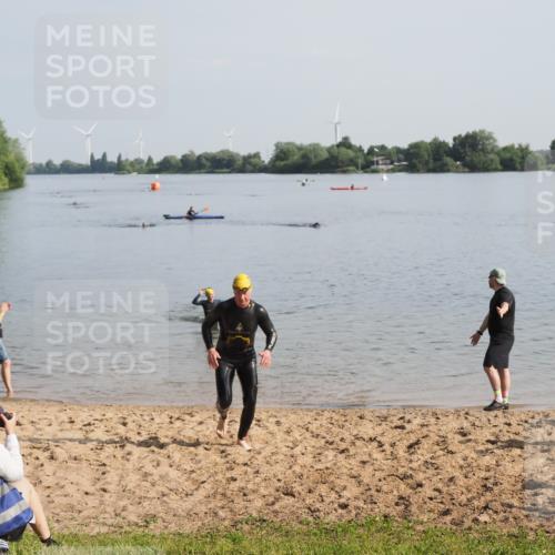 21.06.2025 - 27. Vierlanden-Triathlon MichiJ http://msf.ph/oto/7979588 15.06.2026 08:58:58 Schwimmen 208, 235, 236 meine-sportfotos.de