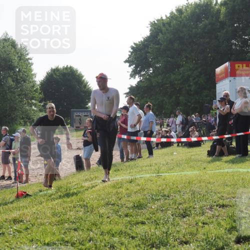 15.06.2025 - 27. Vierlanden-Triathlon KatJ http://msf.ph/oto/7979591 15.06.2025 08:43:36 Schwimmen 32, 65, 74, 148 meine-sportfotos.de
