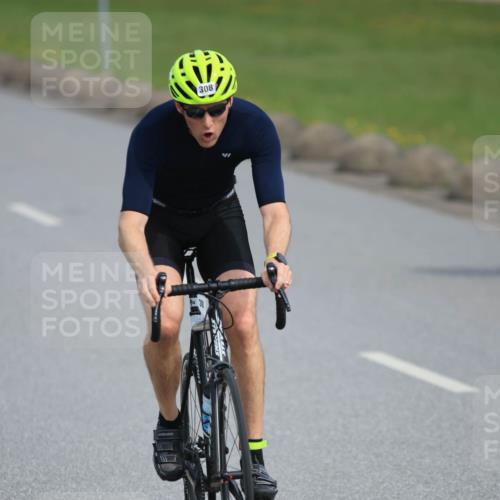 15.06.2025 - 27. Vierlanden-Triathlon H.Heesch http://msf.ph/oto/7979602 15.06.2025 10:34:02 Radfahren 49, 132, 299, 308, 361, 543 meine-sportfotos.de